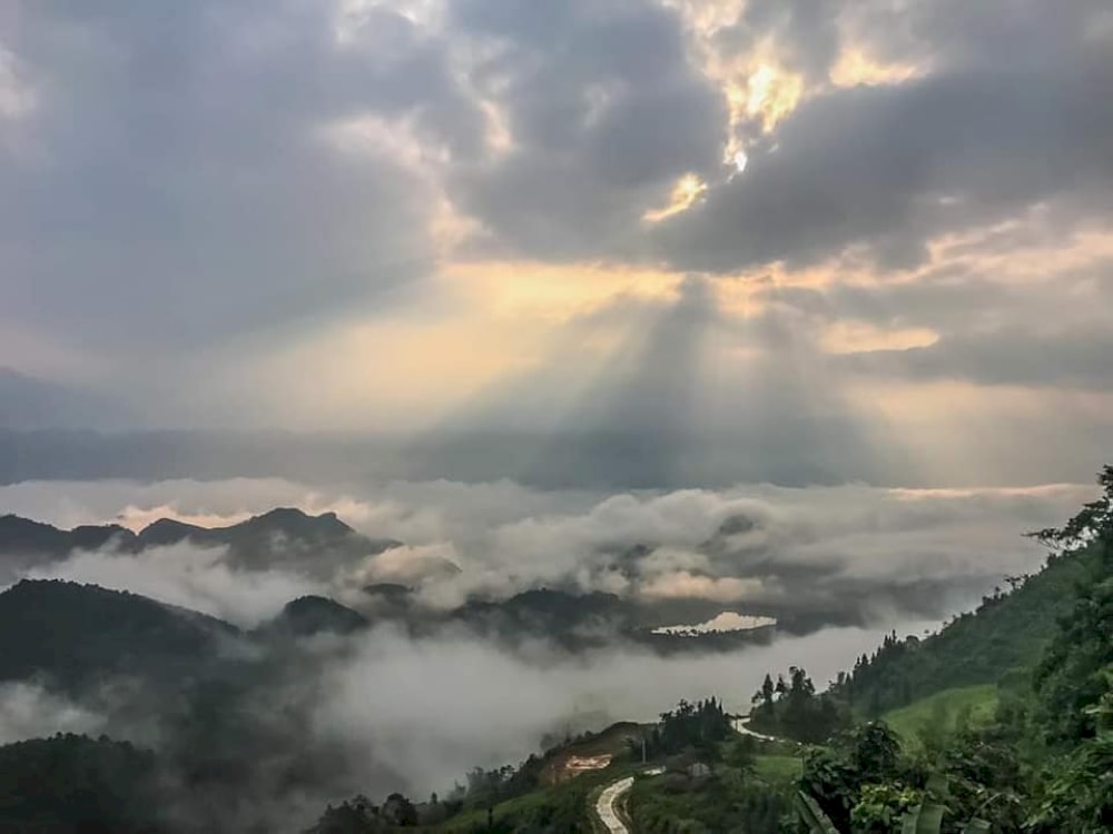 Quan Ba Heaven Gate offers travelers a glimpse into the heart of Ha Giang’s untouched beauty